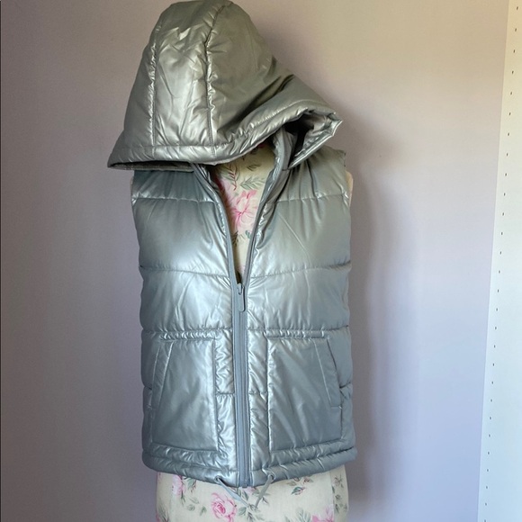 Zella Silver Quilted Puffer Vest - Picture 5 of 9